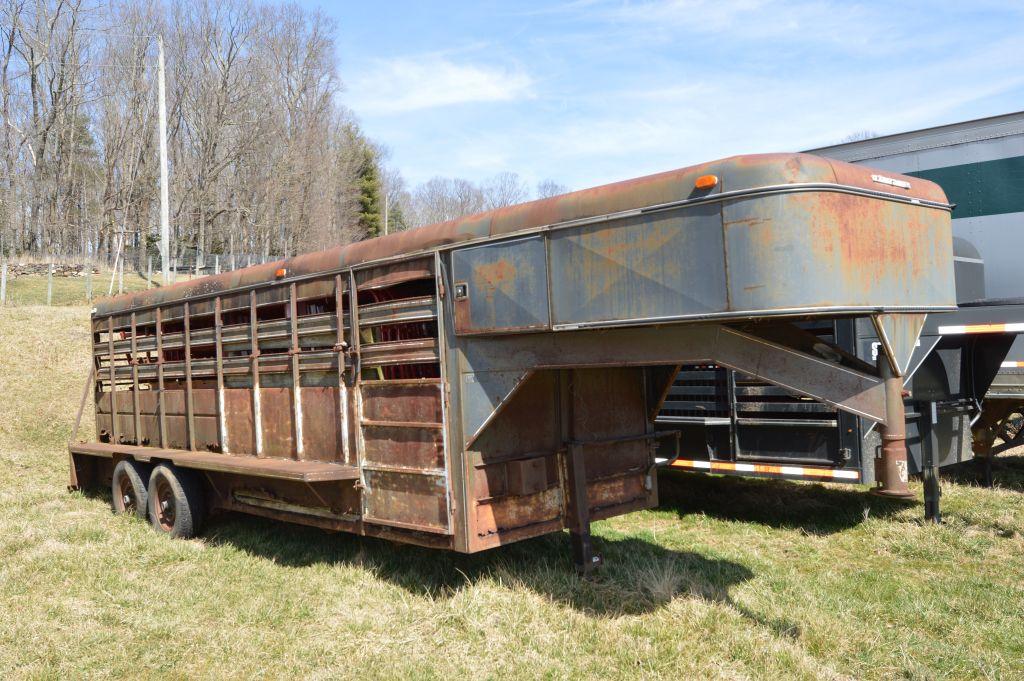 1988 Goose neck Livestock Trailer, Rusty, Unknown Brand, needs TLC - Have T