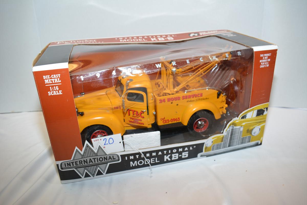 1/16 Scale - Die Cast Promotions #40042, International Model KB-5 - Toy Tru