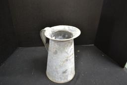 Vintage galvanized oil can, 11 inches tall
