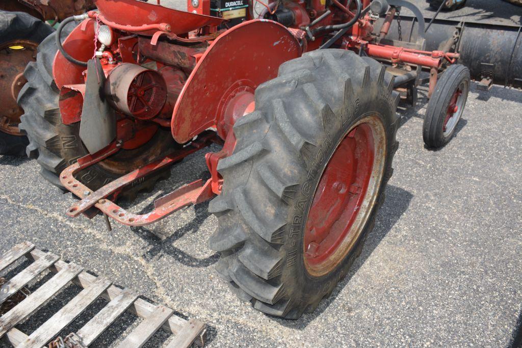 Farmall A, 4 New Tires, Paint Good, Runs Good, With Front Mount Hydraulic Blade and Chains, Good Sol