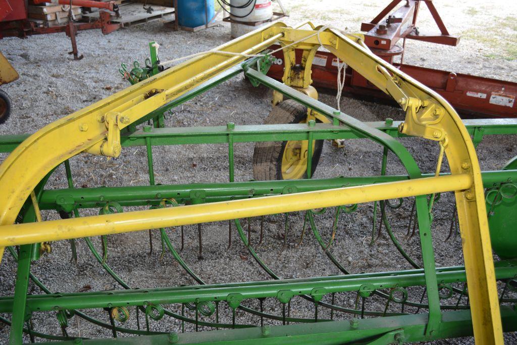 JD 640 Basket Rake, 4 bar, single dolly wheel