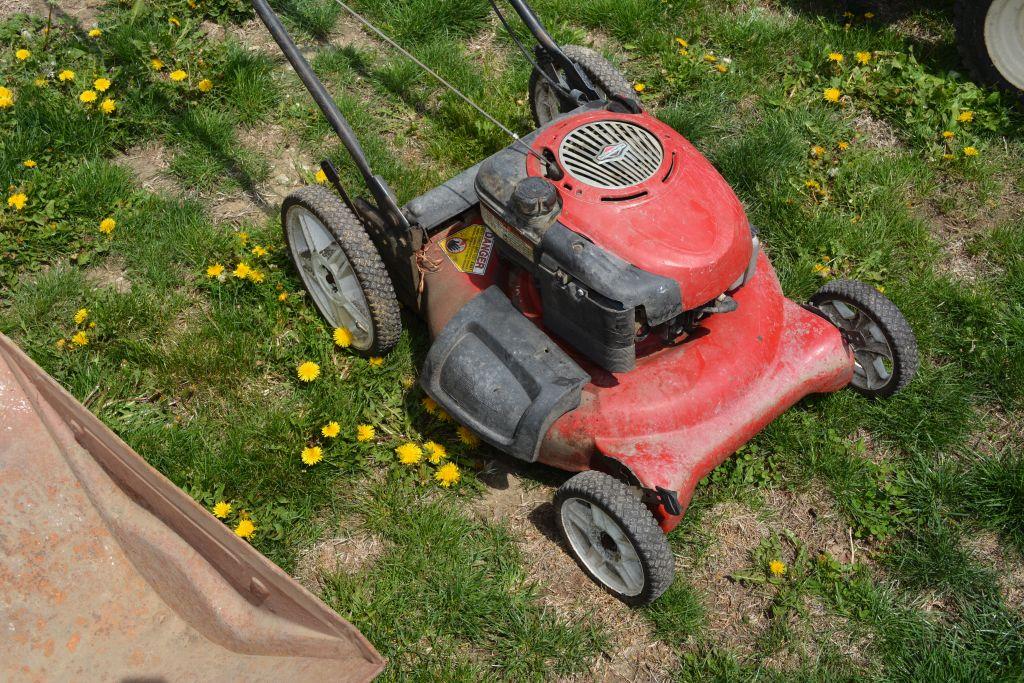 Gas Push Mower with Briggs engine