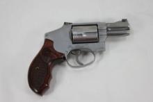 Smith & Wesson Model 640 .357 S&W Cal. Double Action Revolver; 2-1/8" Fluted BBL; w/Wood Grips and