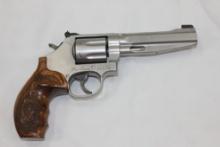 Smith & Wesson Model 686 .357 S&W Cal Double Action Revolver; 5" BBL; Wood Grips plus Factory Grips