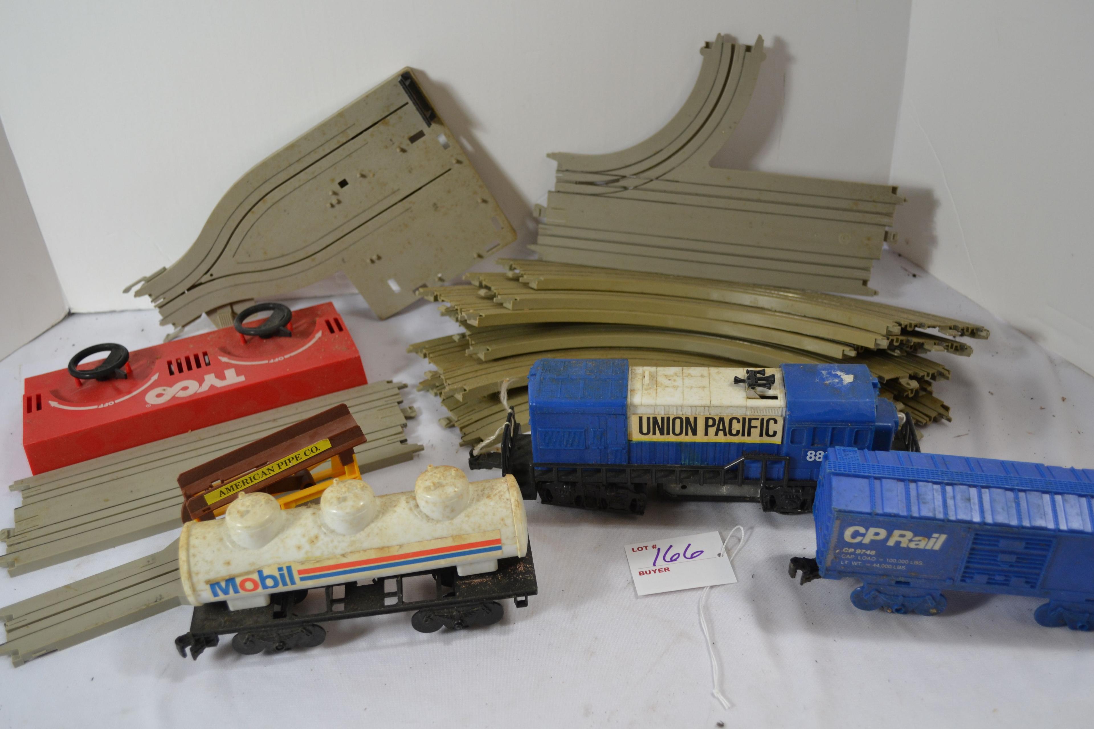 Tyco Plastic Train w/Track; Battery-Operated