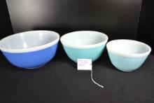 Pyrex Americana Blue Mixing Bowl Set including Nos. 401, 402, and 403; Mfg. 1967-1969