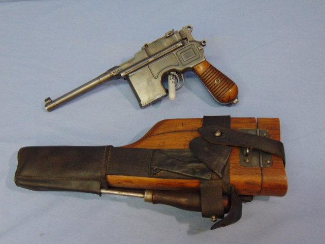 1930-1932 Mauser Model C-96 Broomhandle Pistol M30 with Stock/Case