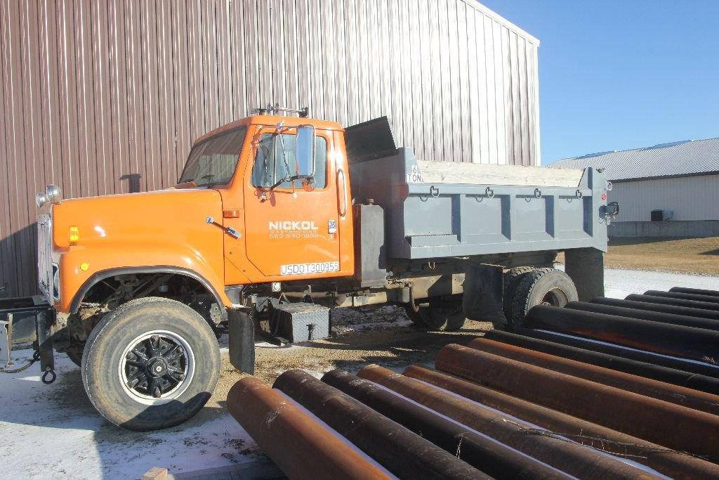 ONE OWNER - Fully Inspected: 1998 International 2554 dump truck,