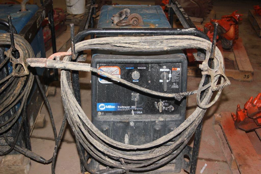 2007 Miller Trailblazer 302 welder, sn LG103998,  with lead cables, 305 hrs