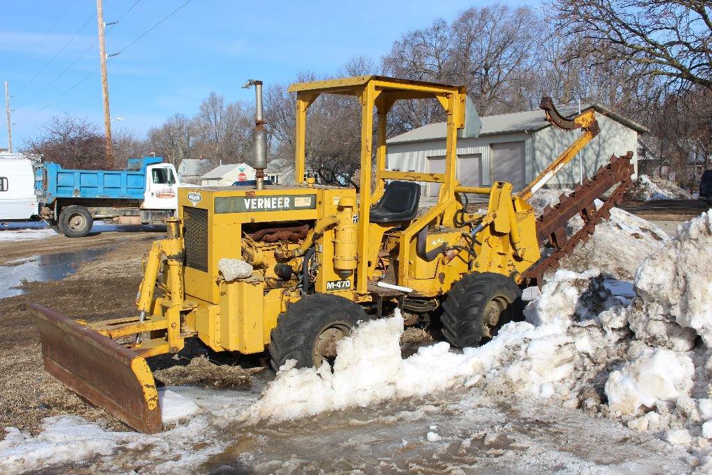 Vermeer M-470 trencher, rubber tire.