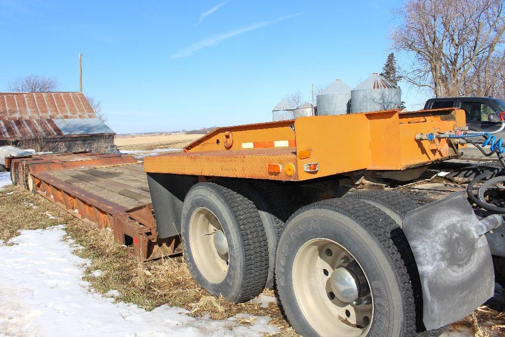 1975 TSP trailer, vin B2281, 40 T., triple axle, 40' long, excellent undercarriage, deck widended to