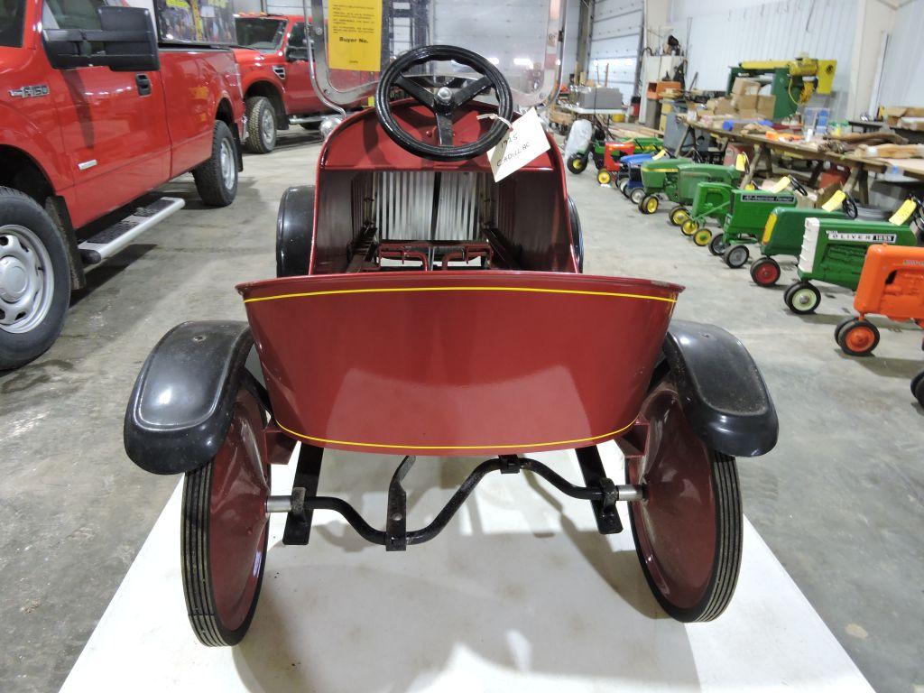 1925 Cadillac Steelcraft pedal car, license plate 76-528, scale model.