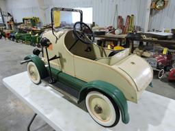 Lincoln pedal car with oiler, license plate 5657, trunk, scale model.