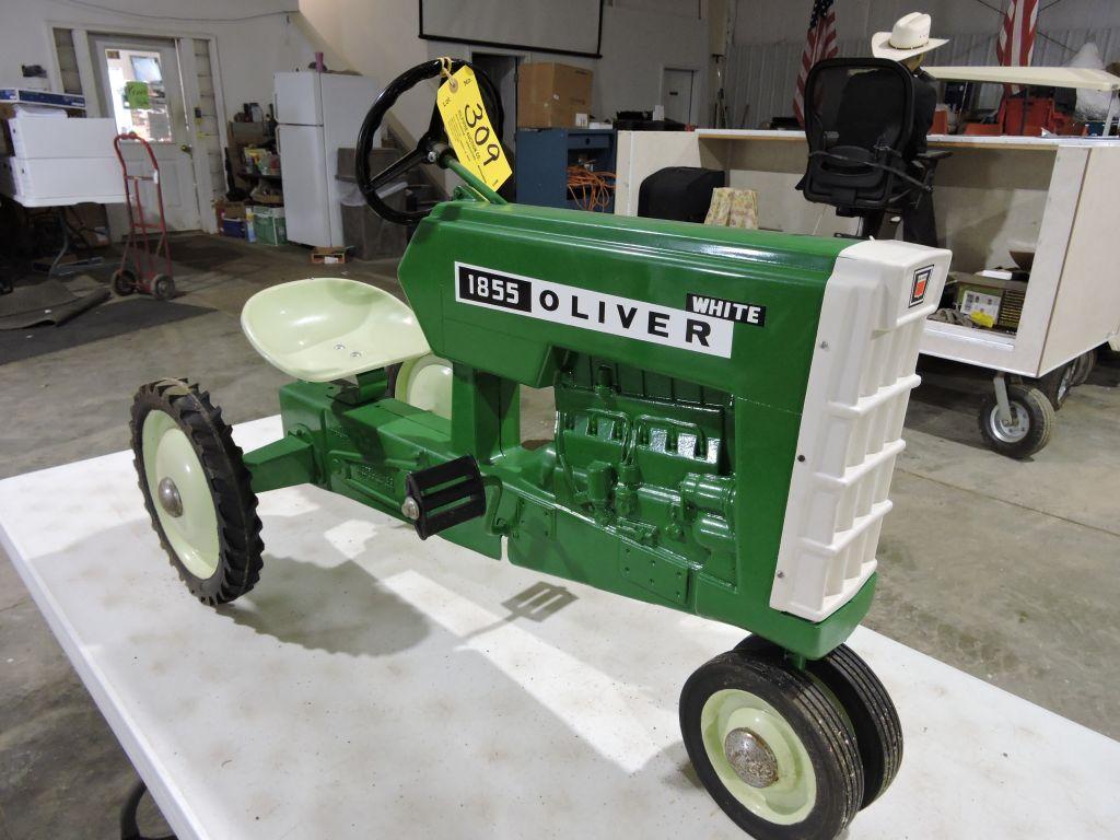 White ERTL Oliver, 1885 pedal tractor, scale model 0-63