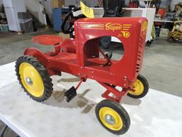 Gibson Super D Jr. pedal tractor, wide front, scale model.