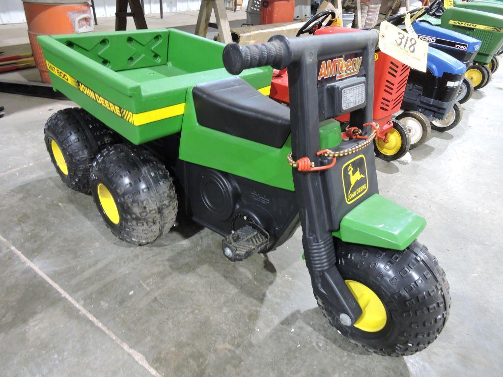 John Deere AMT 600, Amteeny, pedal wagon, scale model.