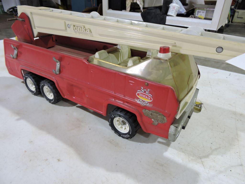 Tonka ladder fire truck.