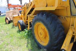 Case 680 E tractor backhoe, approx. 2 hours on new overhaul engine, needs c