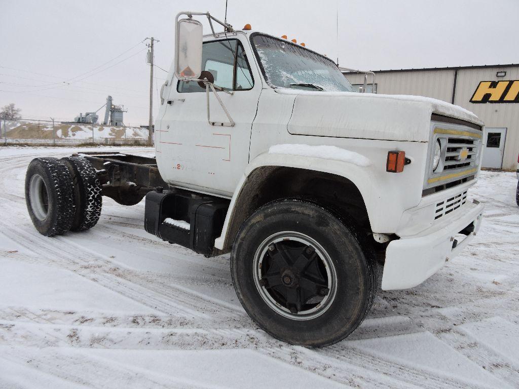 1993 Chevy D6500 truck, vin IGBL7DIE5DVIO3955, cab/chassis, V8 gas power, a