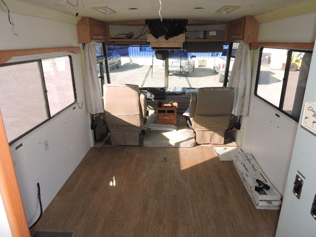 1999 Winnebago 30' Adventure chassis mobile office, vin 5B4KP37J5X3309515,