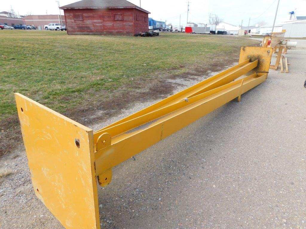 Crane hoist, 32' wide x 22' tall, 5 T. electric, ready for transport.