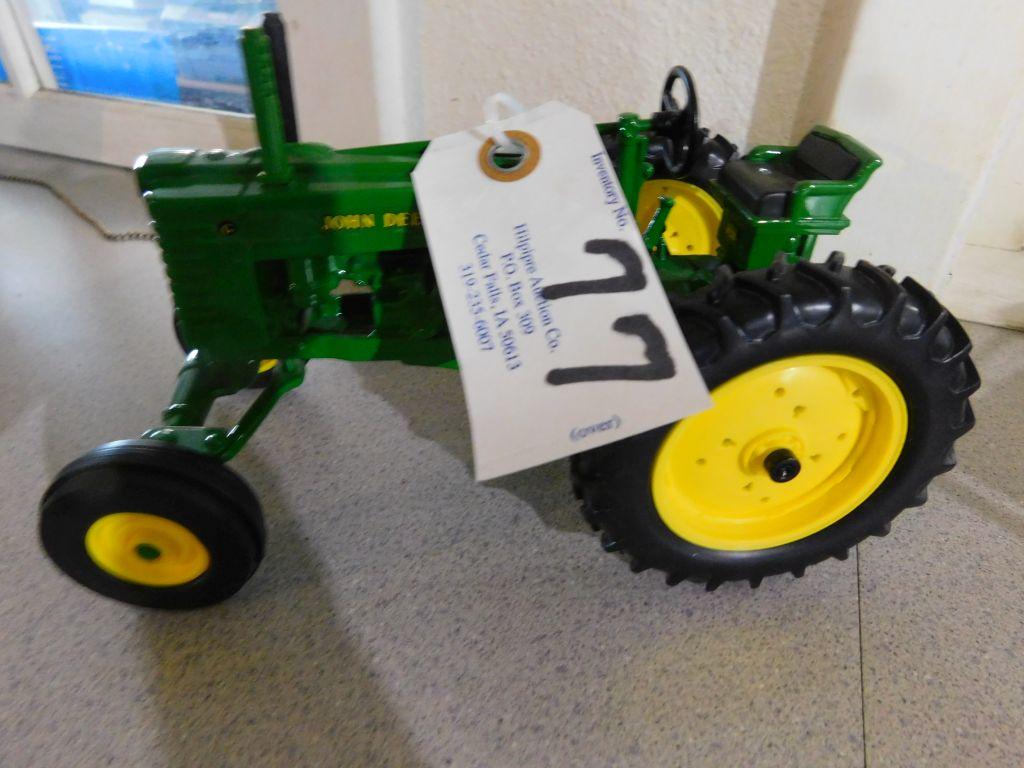 John Deere G Tractor Wide Front Scale Model.