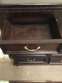 MAHOGANY CHEST OF DRAWERS