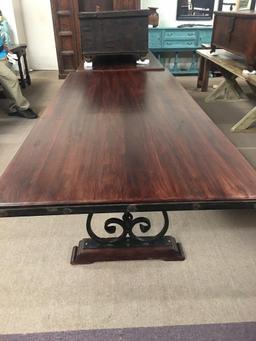 SOLID WOOD TABLE