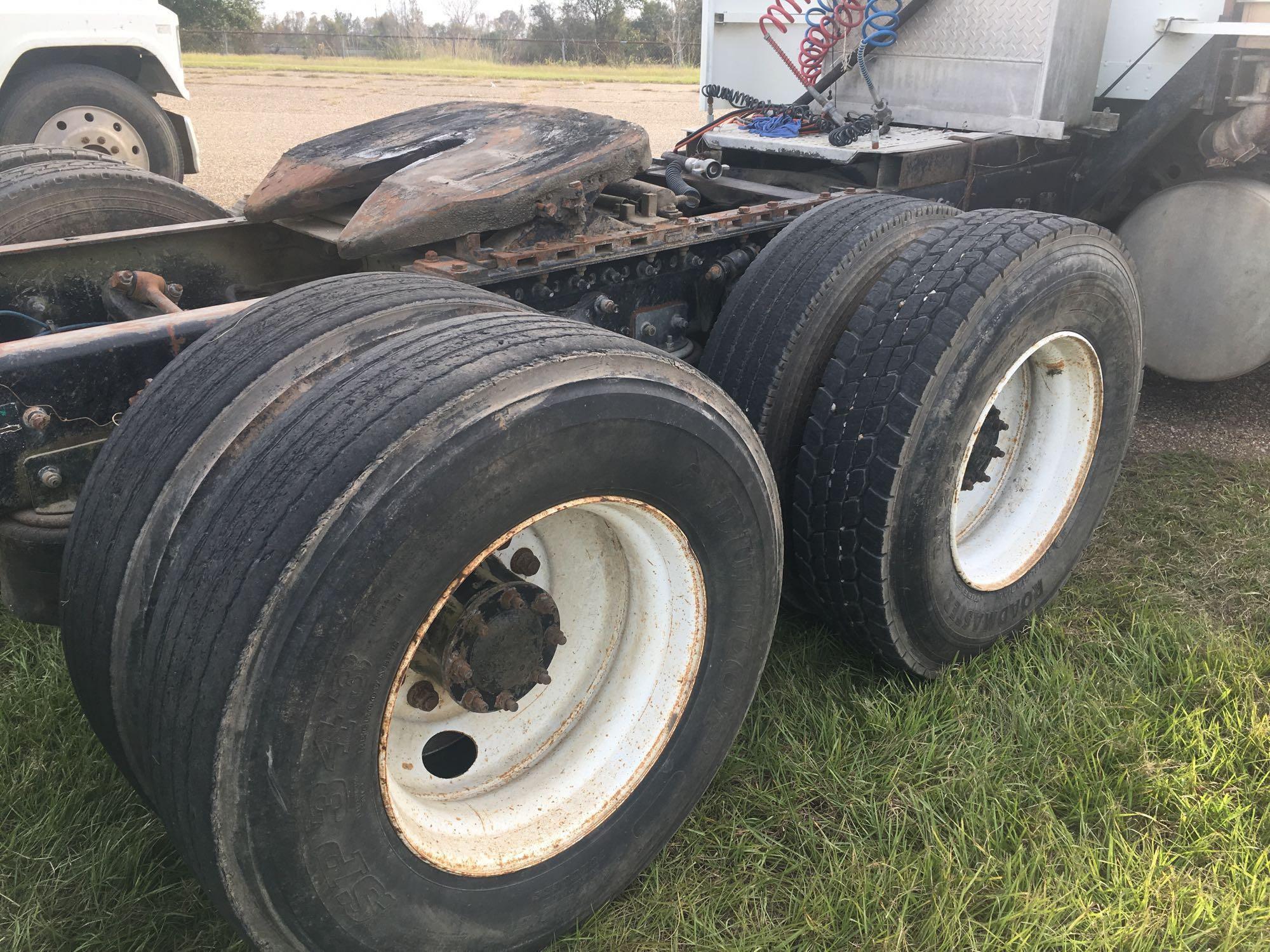 1999 Freightliner FLD120 Truck, VIN # 1FUYDSEB2XLB45154