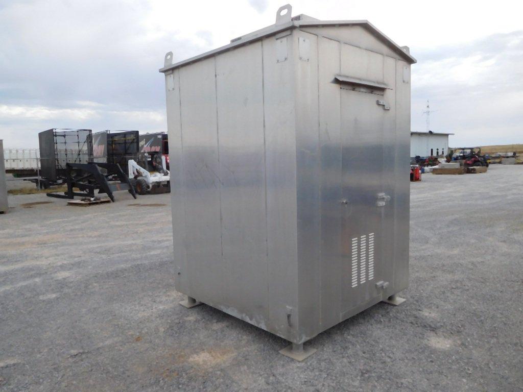 6' X 6' ALUM. PORTABLE BUILDING, W/LEGS, ELECTRICITY