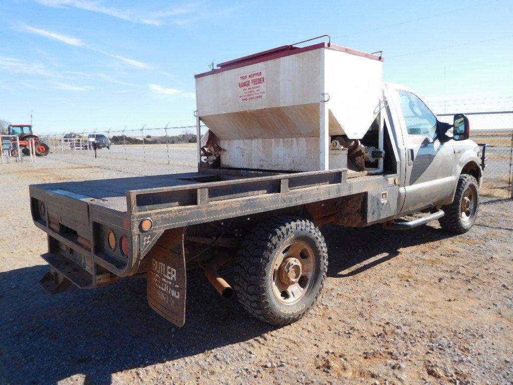 2006 FORD F350 PICKUP, AUTO, 4X4, V-10 GAS, W/ BUTLER HYD. HAY BED, T&S TRI