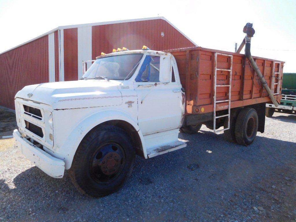 CHEV. C50 TRUCK, 4/2 SPD., V-8, 15' STEEL B & H, 43" SIDES (DOES NOT RUN)