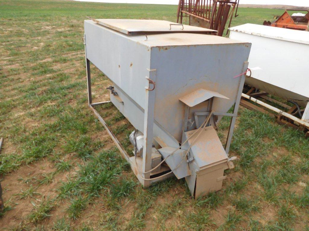 1500 LB. Trip Hopper Cake Feeder, 12 V.