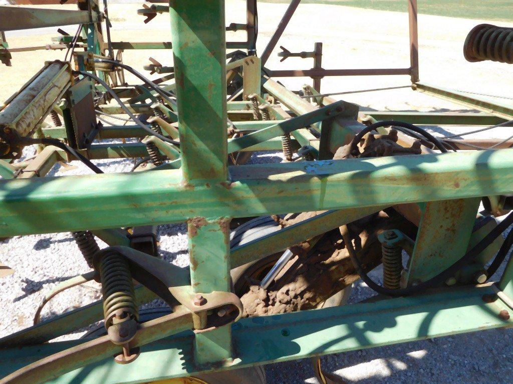 JD 1050 45' FIELD CULTIVATOR, QUAD FOLD, 9" SWEEPS