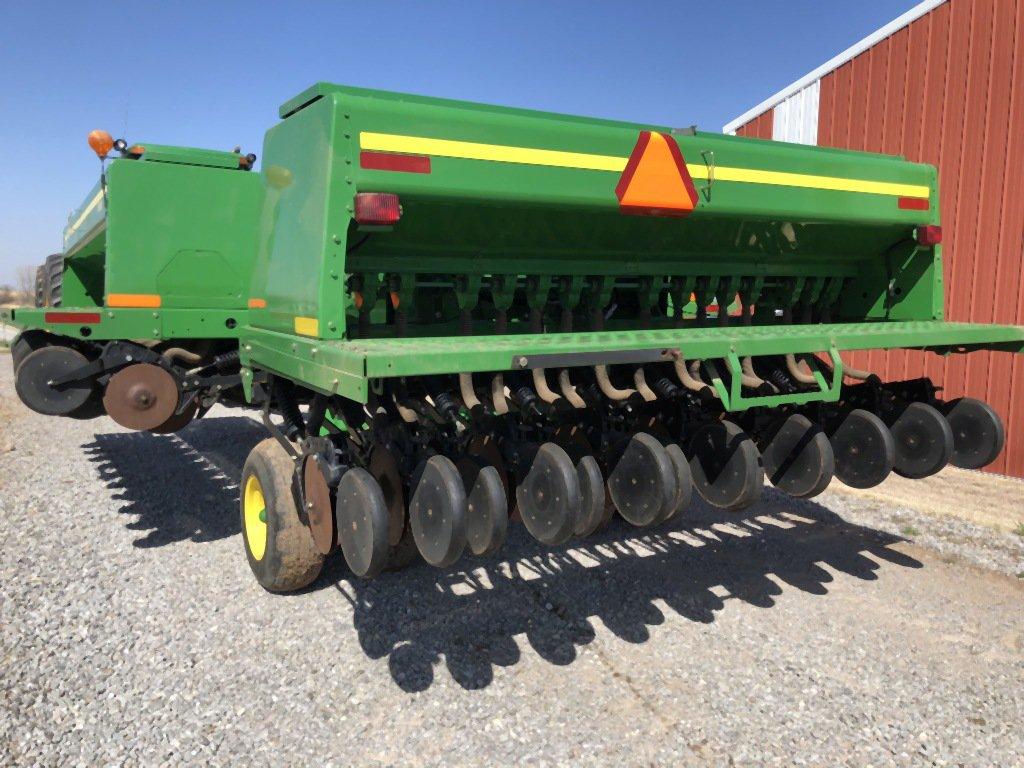 2010 JD 455 GRAIN DRILL, 35', DD, 7 ½" SPACING, APPROX. 3500 ACRES