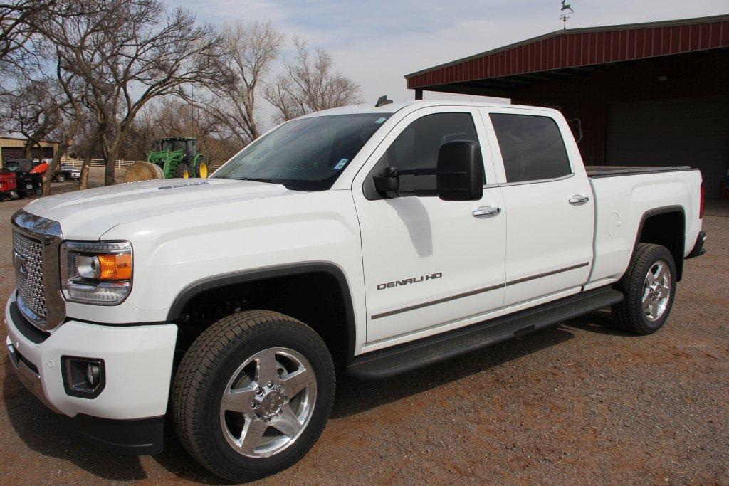 2015 GMC 2500HD DURAMAX DENALI, 4 DOOR CREW CAB, 4 X 4, DSL., AUTO., BED CO