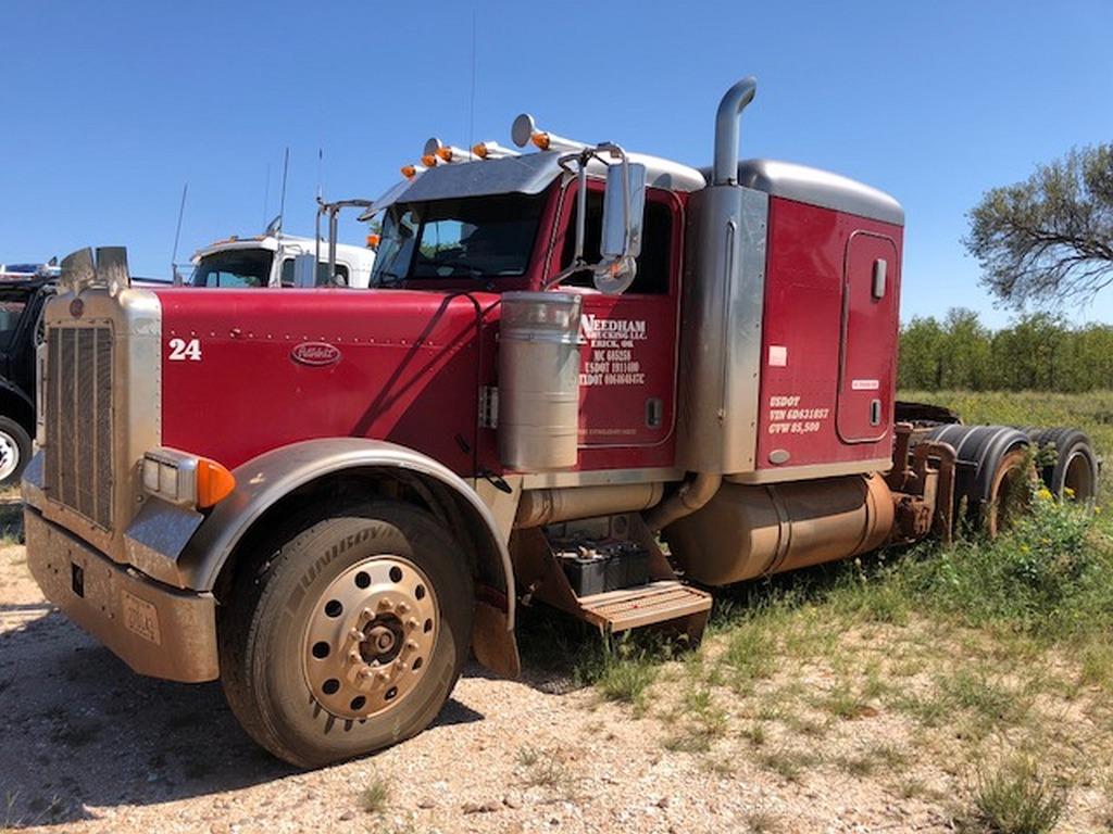 2006 PETERBILT 379, CAT C15ACERT, 10 SPD., AR, 60" FLAT TOP SLEEPER, JAKES,