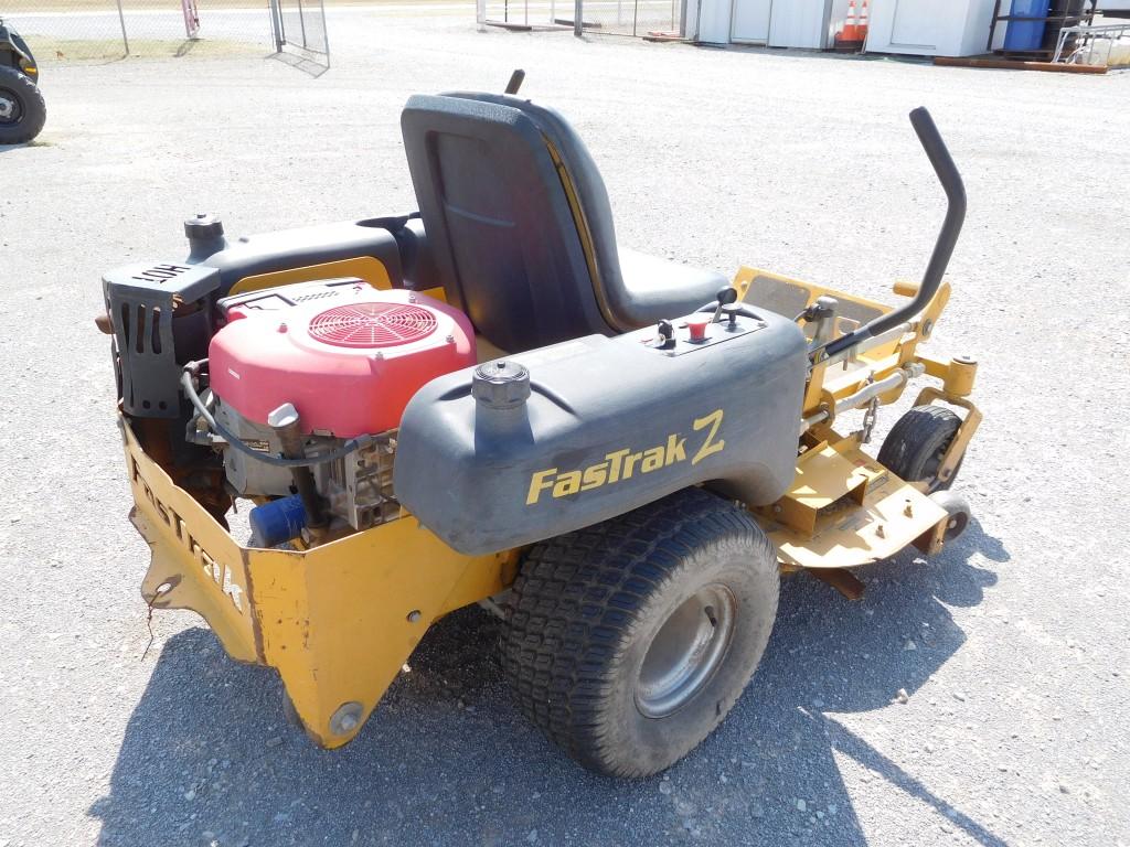 HUSTLER ZTR MOWER, 52" DECK, MODEL 926501, FAST TRACK Z ***MOTOR IS LOCKED