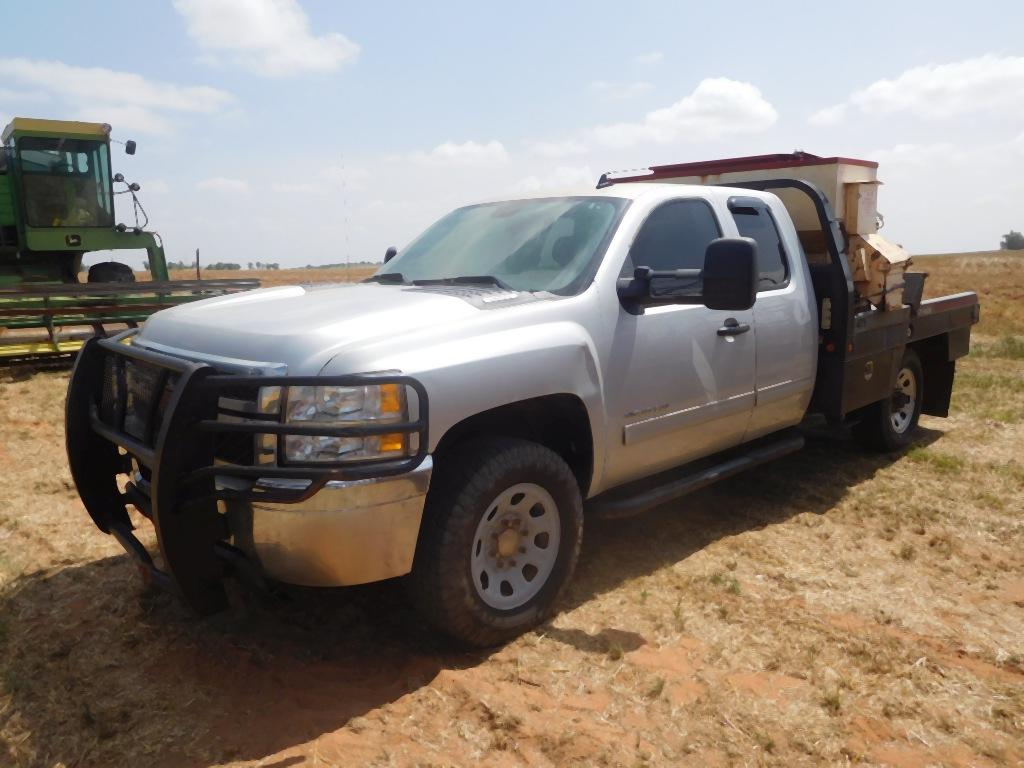 "2012 Chev. 3500, Ext. Cab Truck, V-8, Auto., 4 x 4 Shows 180,262 Miles w/D