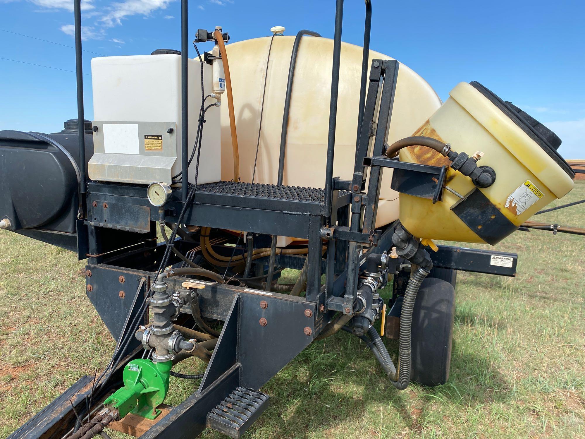 WYLIE 45' SPRAYER, 1,000 GALLON POLY TANK HYD. PUMP, TA FLOATING AXLE, WITH RAVEN 440 MONITOR