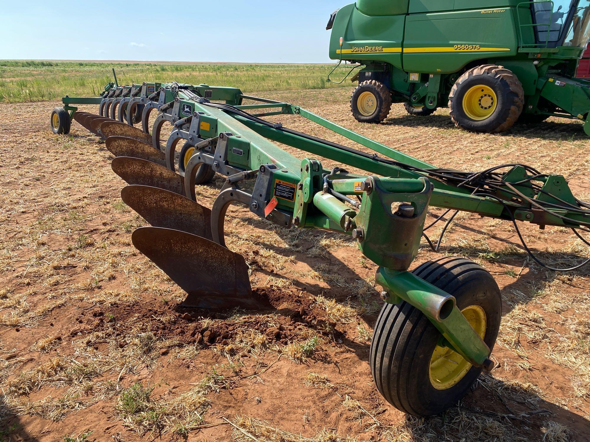 JOHN DEERE 3710 10 BOTTOM PLOW, ONLAND HITCH