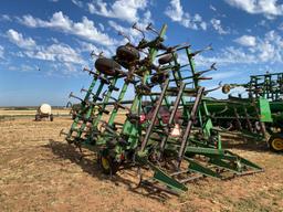 JOHN DEERE 980 FIELD CULTIVATOR, 35', DF 9" SWEEPS, REAR HITCH, HARROWS, SPRING SHANKS