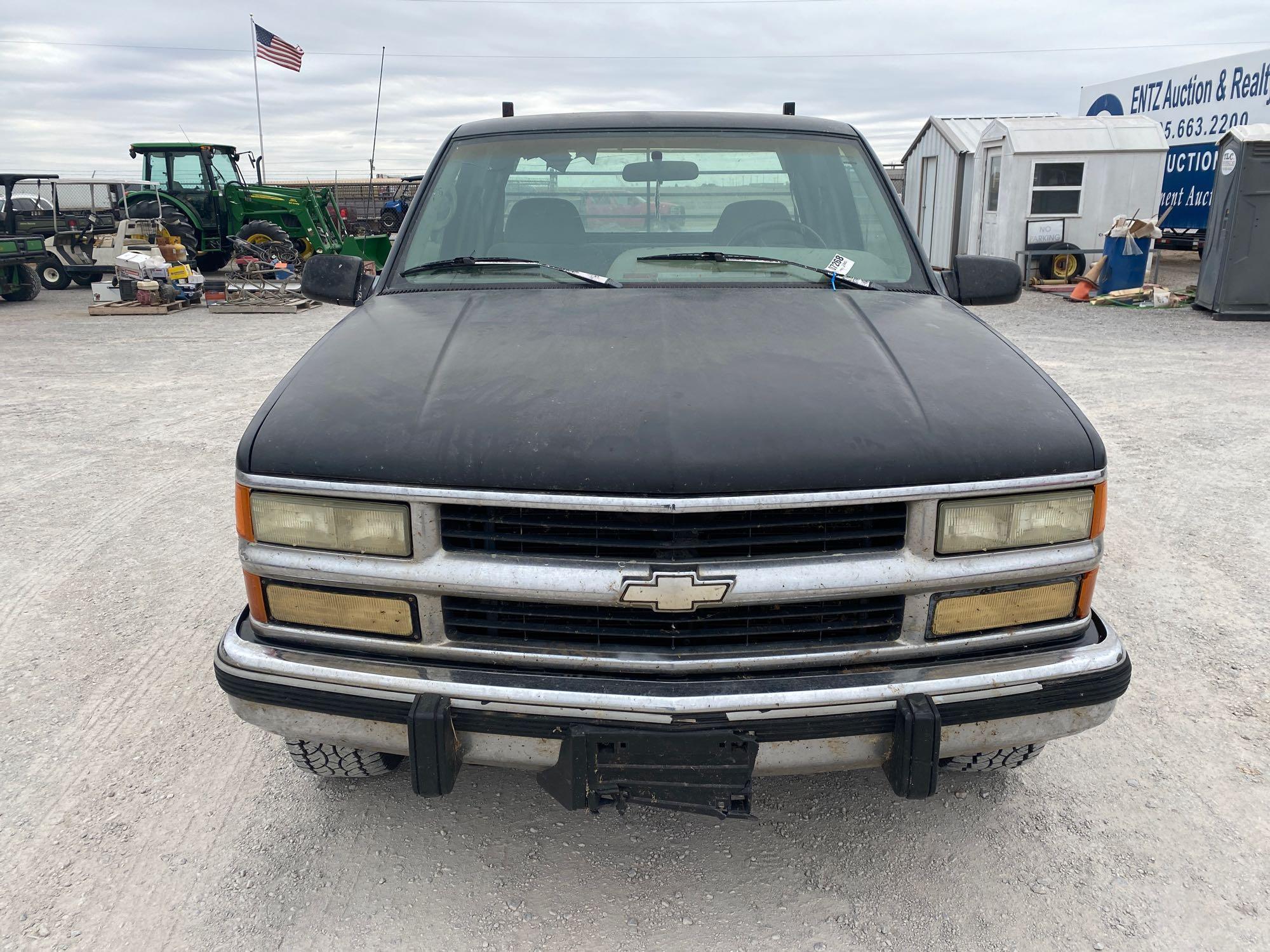 1995 CHEVY 2500 FLATBED PICKUP, 350, GAS, 5 SPEED,