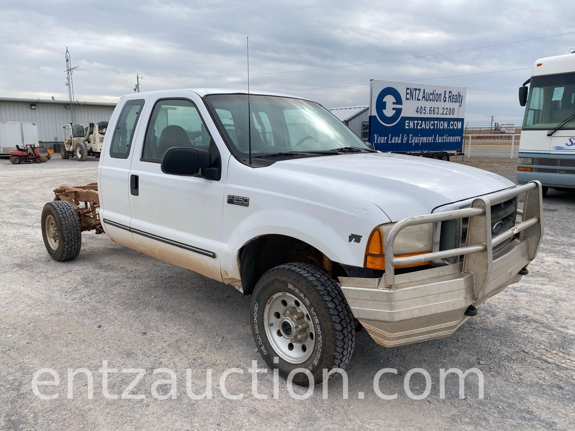 2000 FORD F250 EXTENDED CAB PICKUP, 4X4, V10,