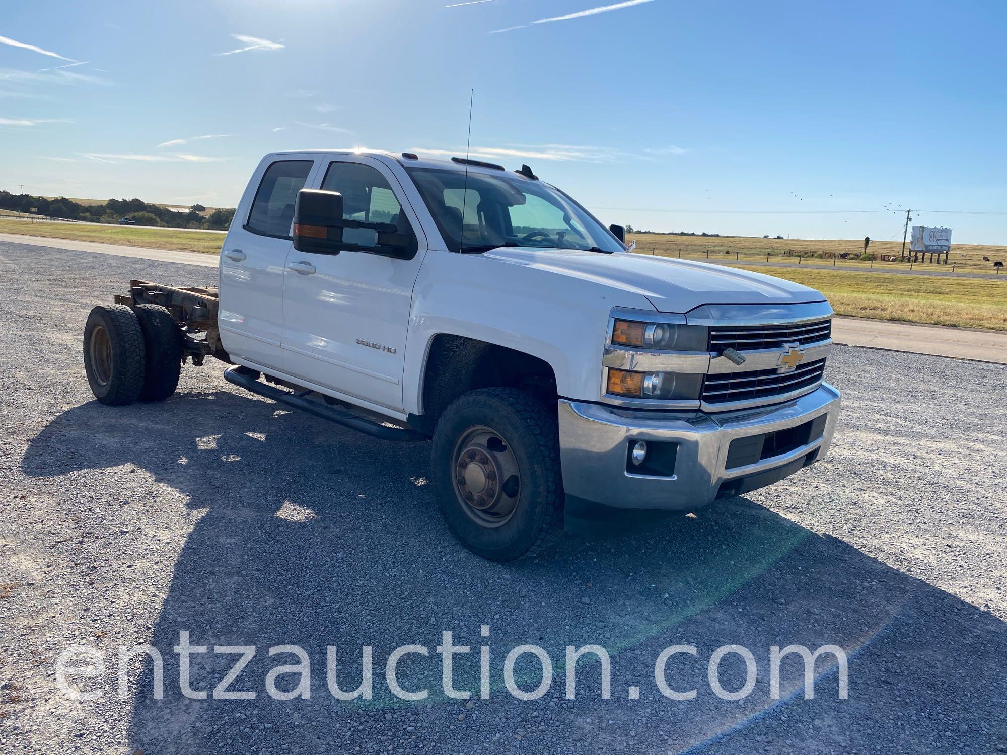 2015 CHEVY 3500 HD CAB & CHASSIS, 6.0L, 4X4, GAS,