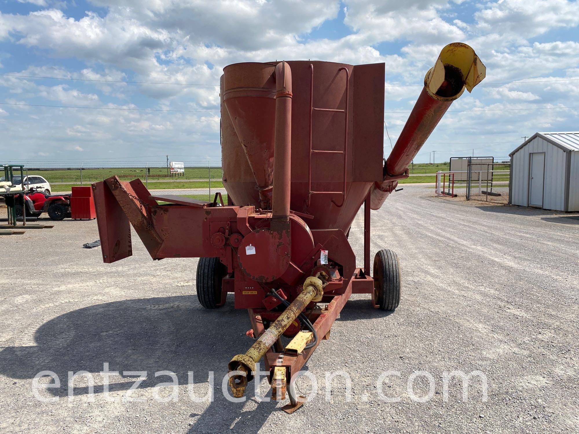 FARMHAND 845 GRINDER/MIXER, 540 PTO