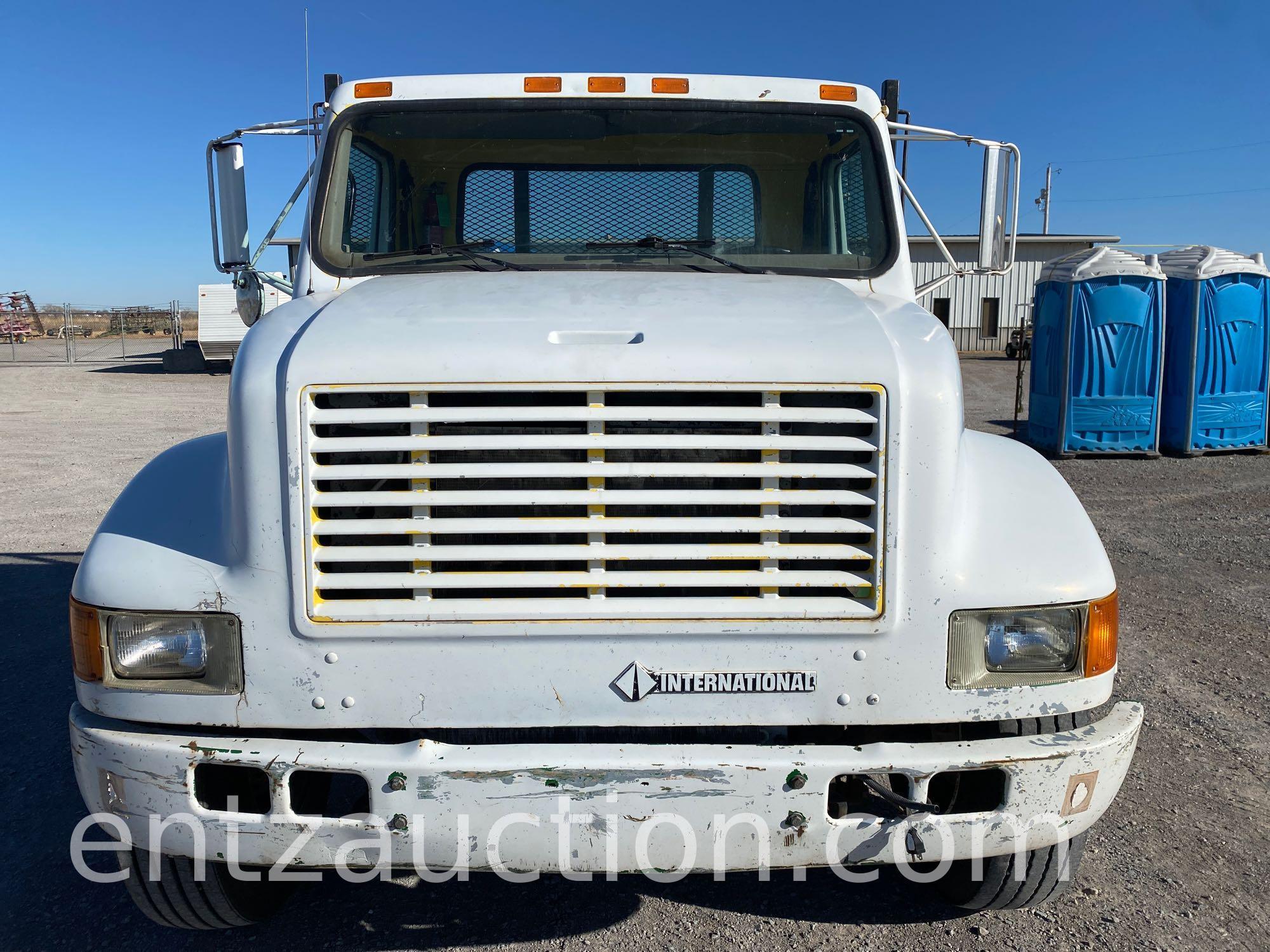 1999 IH 4700 TRUCK, IH T444 ENGINE, AUTO,