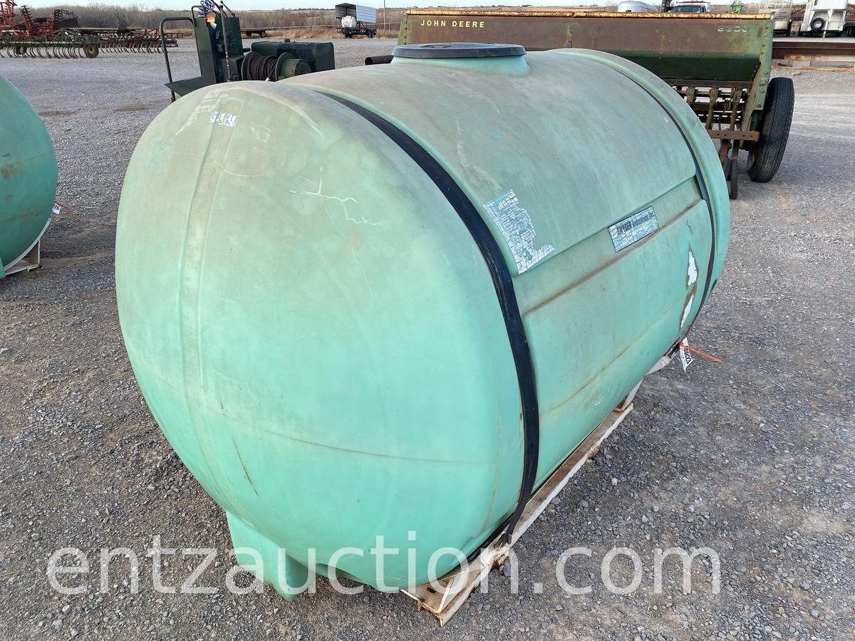 500 GALLON POLY TANK WITH SADDLE