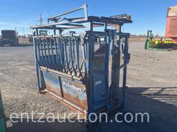 PRIEFERT MANUAL CATTLE CHUTE, LEFT HAND