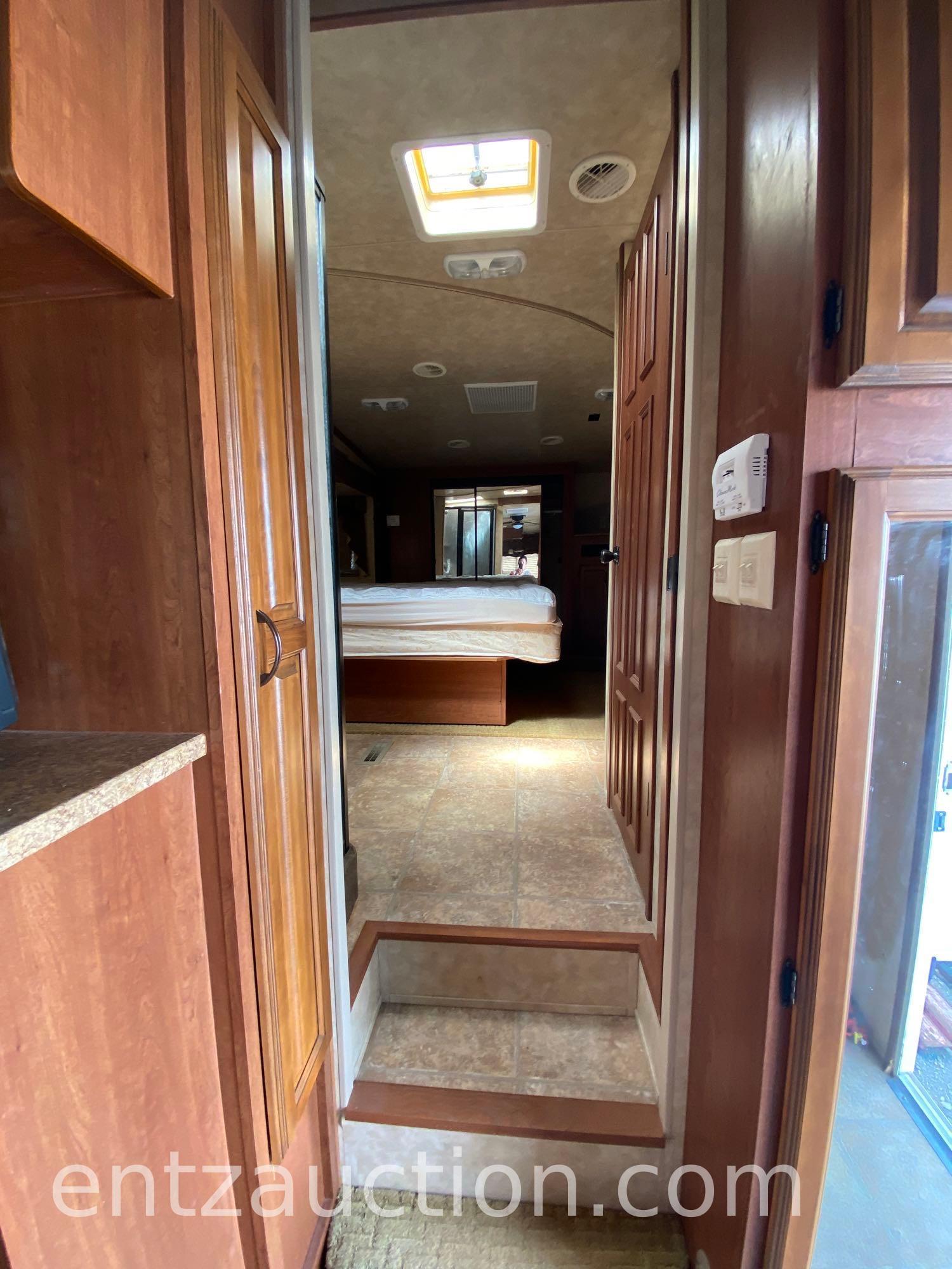 2009 DURANGO BY K-Z LX 35' TRAVEL TRAILER,